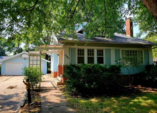 Property at 1305 N Grand Ave, Spencer, IA 51301, 5 beds, 2 baths