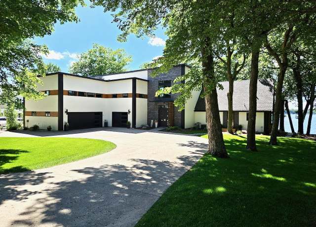 Property at 3711 Fairfield St, Okoboji, IA 51355, 8 beds, 6 baths