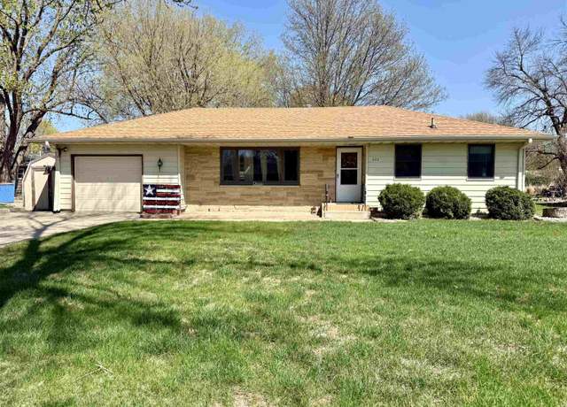 Property at 422 11th Ave W, Spencer, IA 51301, 3 beds, 1 bath