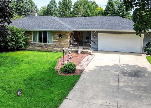 Property at 710 Ithaca Ave, Spirit Lake, IA 51360, 4 beds, 2 baths