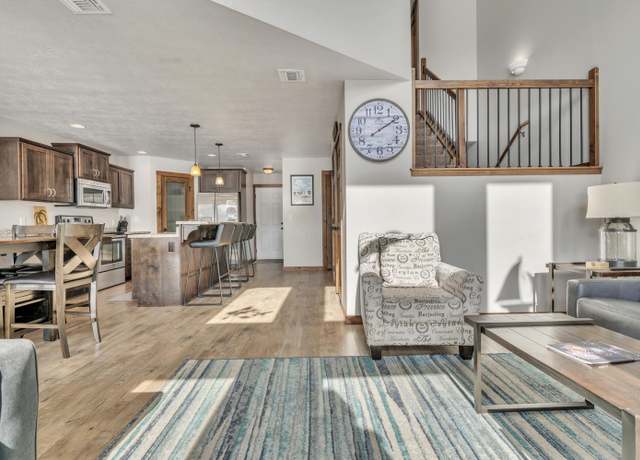 Property at 290 240th Ave #152, Arnolds Park, IA 51331, 3 beds, 2.5 baths