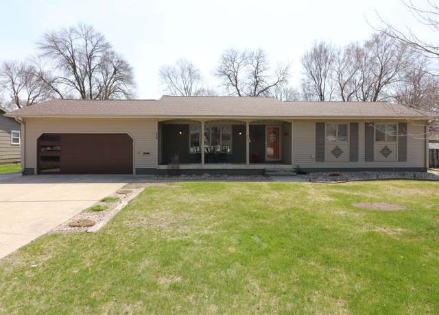 Property at 320 E 19th St, Spencer, IA 51301, 3 beds, 2 baths