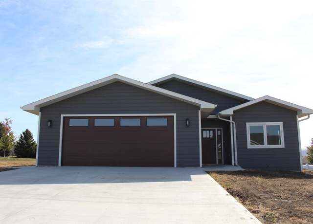 Property at 304 Maxine St, Arcadia, IA 51430, 5 beds, 3.5 baths