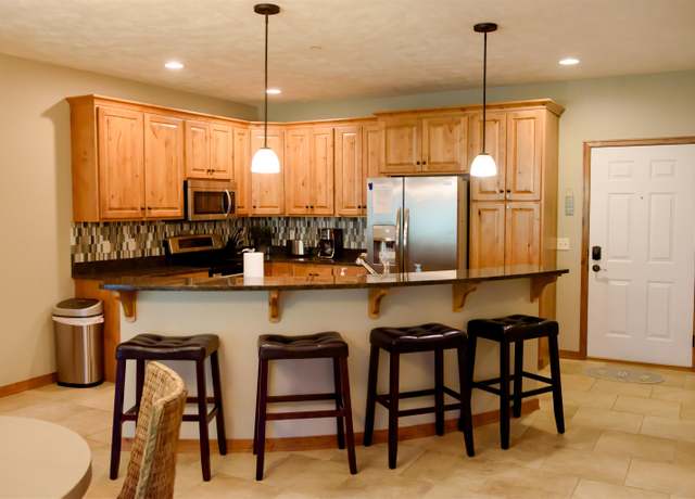 Property at 425 240th Ave #201, Arnolds Park, IA 51331, 3 beds, 2 baths