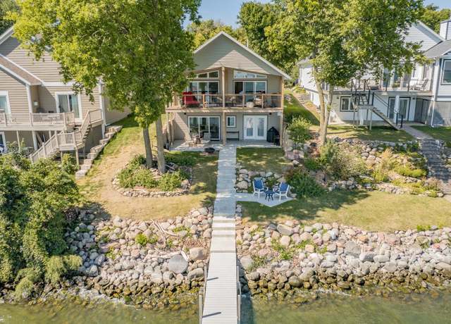 Property at 11690 240th Ave, Spirit Lake, IA 51360, 4 beds, 2.5 baths