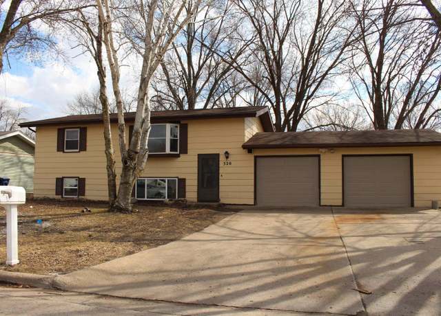 Property at 320 9th St SW, Spencer, IA 51301, 4 beds, 2 baths