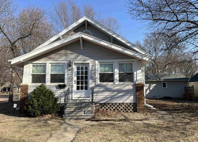Property at 21 W 11th St, Spencer, IA 51301, 3 beds, 1 bath