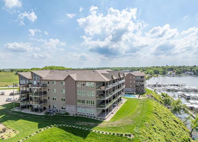 Property at 580 Linden Dr #104, Arnolds Park, IA 51331, 3 beds, 2 baths