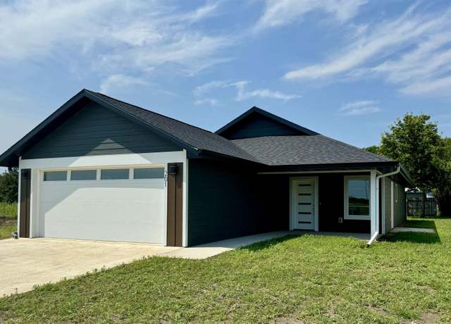 Property at 201 34th Ave W, Spencer, IA 51301, 3 beds, 2 baths