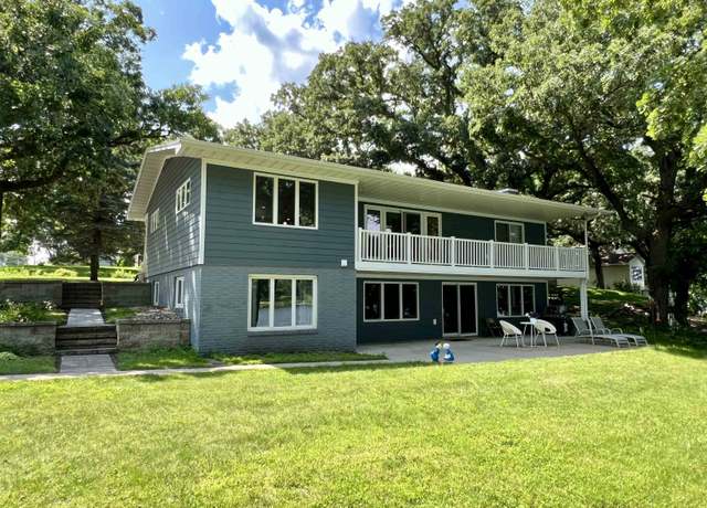 Property at 406 15th St, Spirit Lake, IA 51360, 4 beds, 2.5 baths