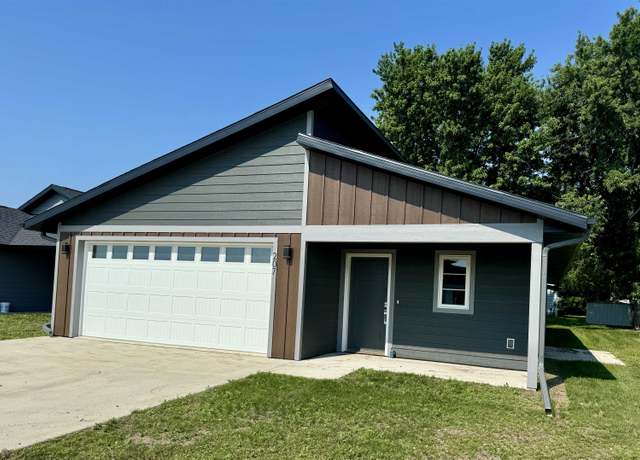 Property at 207 34th Ave W, Spencer, IA 51301, 3 beds, 2 baths