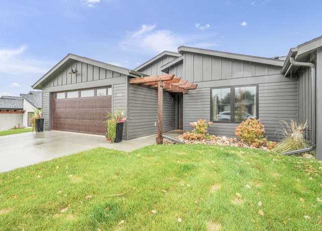 Property at 1515 Blaines Way, Spirit Lake, IA 51360, 3 beds, 2 baths