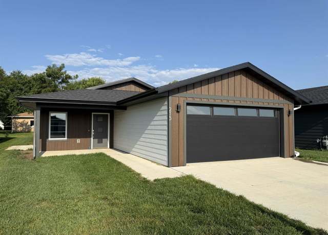 Property at 213 34th Ave W, Spencer, IA 51301, 3 beds, 2 baths