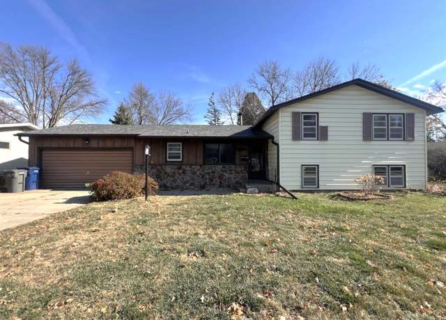 Property at 512 West Ln, Spencer, IA 51301, 3 beds, 2 baths