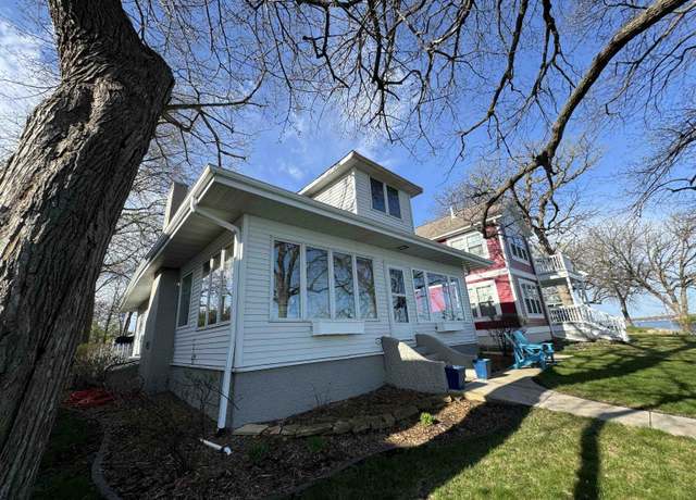 Property at 196 Park Place Pl, Arnolds Park, IA 51331, 2 beds, 2 baths