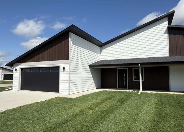 Property at 216 34th Ave W, Spencer, IA 51301, 3 beds, 2 baths