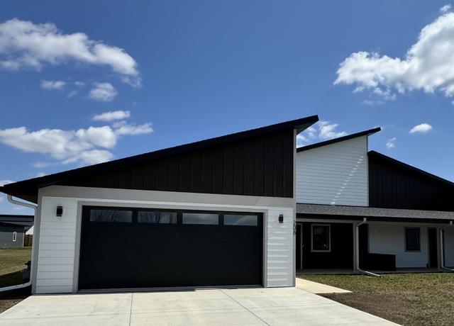 Property at 208 34th Ave W, Spencer, IA 51301, 3 beds, 2 baths