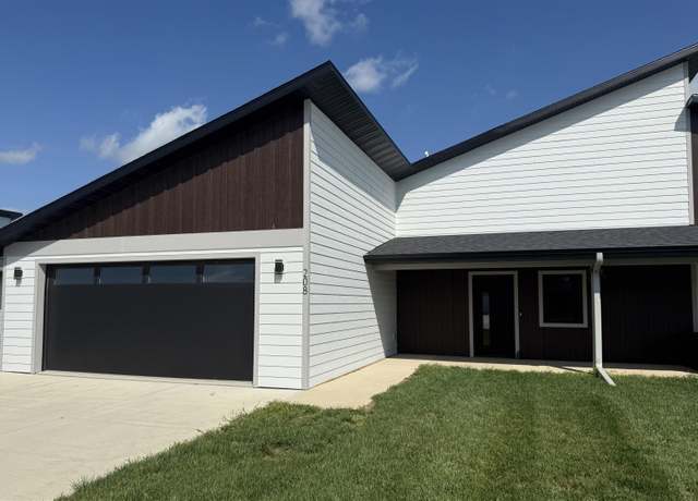 Property at 208 34th Ave W, Spencer, IA 51301, 3 beds, 2 baths
