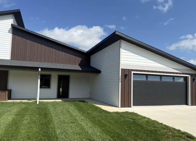 Property at 204 34th Ave W, Spencer, IA 51301, 3 beds, 2 baths