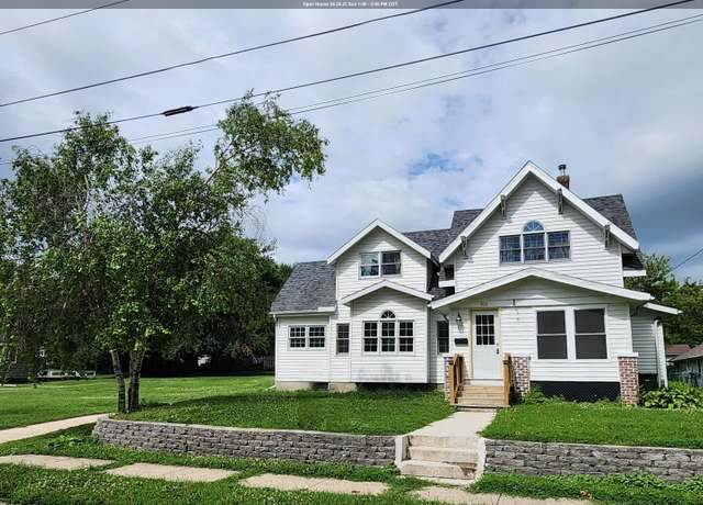 Property at 703 Des Moines St, Emmetsburg, IA 50536, 4 beds, 2 baths