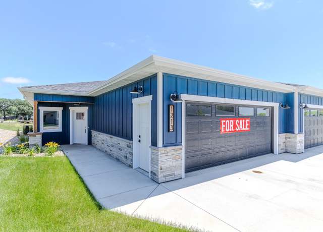 Property at 1213 Lower Loop, Arnolds Park, IA 51331, 3 beds, 2 baths
