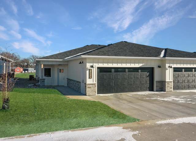 Property at 1217 Lower Loop, Arnolds Park, IA 51331, 3 beds, 2 baths