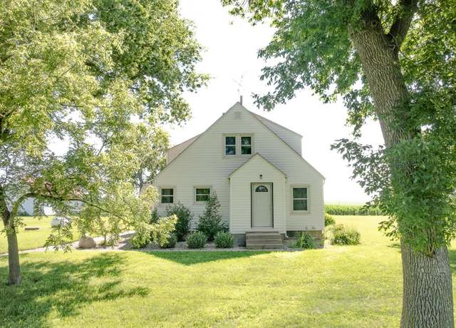 Property at 52042 750th St, Jackson, MN 56143, 3 beds, 2.5 baths
