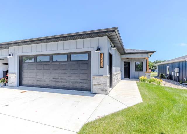 Property at 1223 Lower Loop, Arnolds Park, IA 51331, 3 beds, 2 baths