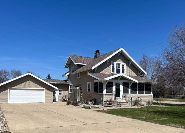Property at 925 E 9th St, Spencer, IA 51301, 3 beds, 2.5 baths
