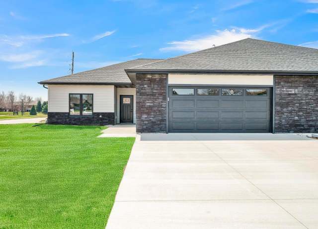 Property at 3134 Spruce Ct Unit A, Spirit Lake, IA 51360, 3 beds, 2 baths
