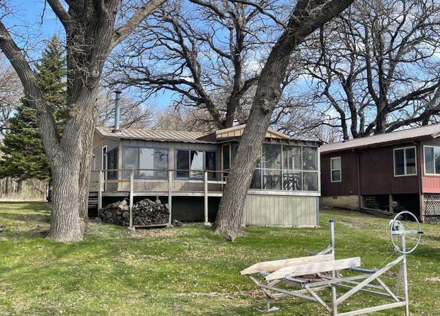 Property at 10239 237th Ave, Spirit Lake, IA 51360, 3 beds, 1.5 baths