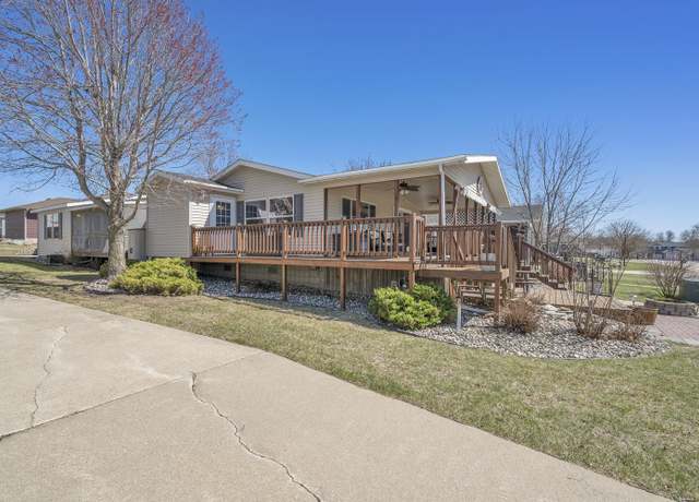 Property at 908 Sunshine Run, Arnolds Park, IA 51331, 4 beds, 2 baths