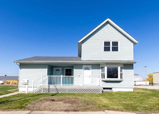 Property at 711 2nd Ave, Sibley, IA 51249, 3 beds, 2 baths