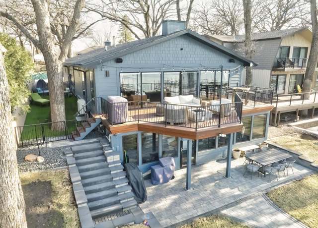Property at 1001 Oak Pl, Milford, IA 51351, 4 beds, 3 baths
