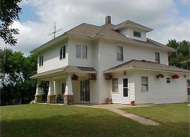 Property at 4828 460th Ave, Mallard, IA 50562, 5 beds, 2.5 baths