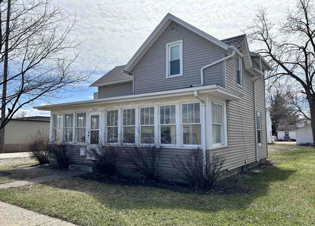 Property at 1014 Central Ave, Estherville, IA 51334, 2 beds, 2 baths