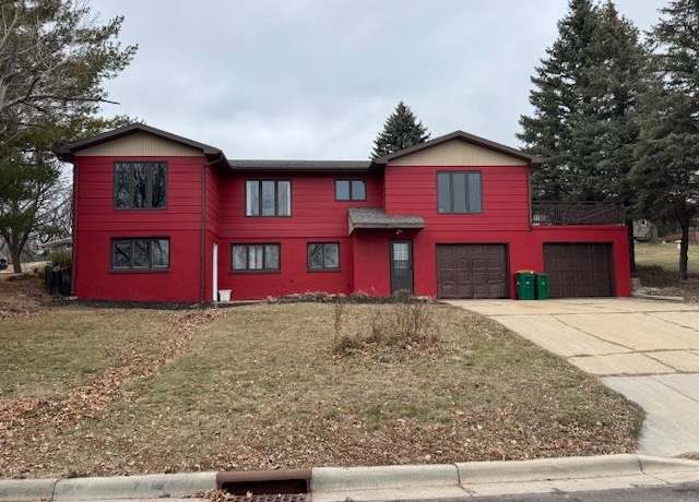Property at 103 Circle Dr, Jackson, MN 56143, 3 beds, 2.5 baths