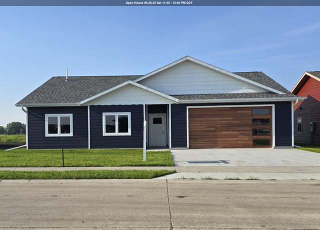 Property at 1401 38th St, Spirit Lake, IA 51360, 3 beds, 2 baths