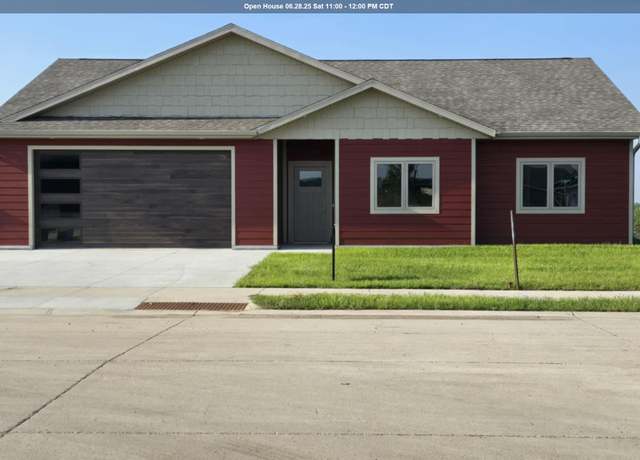 Property at 1405 38th St, Spirit Lake, IA 51360, 3 beds, 2 baths