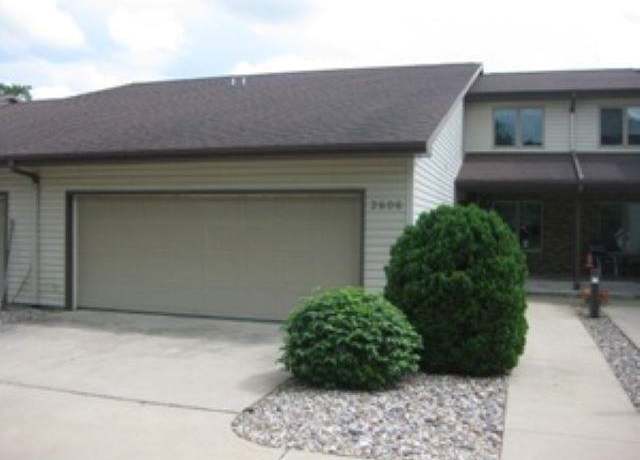 Property at 2606 2nd St, Emmetsburg, IA 50536, 4 beds, 2.5 baths