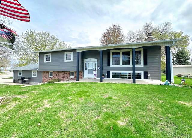 Property at 80 Lake Shore Dr, Emmetsburg, IA 50536, 3 beds, 2 baths
