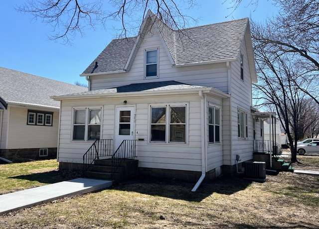 Property at 302 E 9th St, Spencer, IA 51301, 2 beds, 2 baths