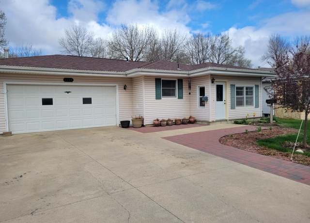 Property at 1113 L Ave, Milford, IA 51351, 3 beds, 1.5 baths