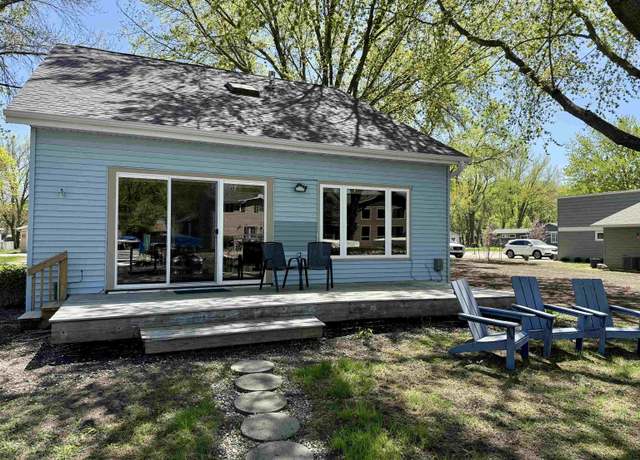 Property at 1504 Joy Loy Ln, Wahpeton, IA 51351, 3 beds, 2 baths