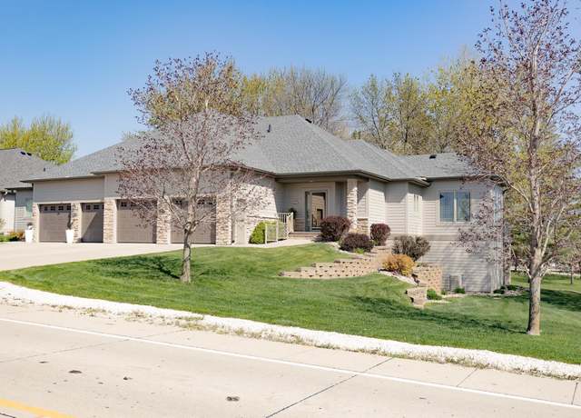 Property at 269 202nd St, Arnolds Park, IA 51331, 3 beds, 2.5 baths