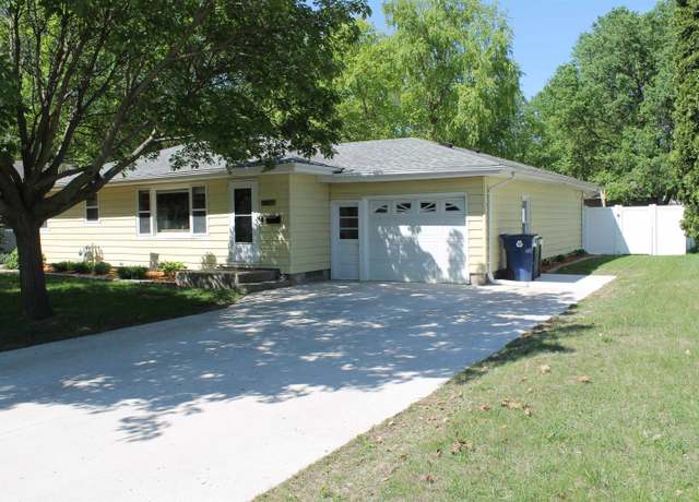 Property at 1617 5th Ave E, Spencer, IA 51301, 3 beds, 1 bath