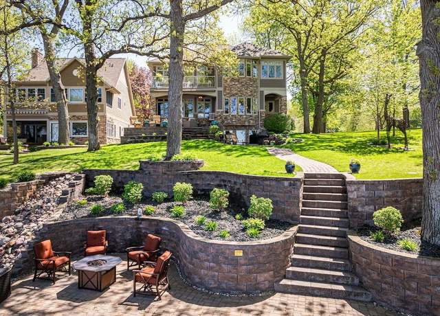 Property at 15941 Lakeshore Dr, Spirit Lake, IA 51360, 6 beds, 5 baths