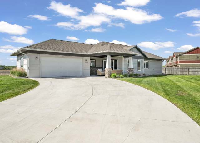 Property at 1902 Parks St, Spirit Lake, IA 51360, 3 beds, 2 baths