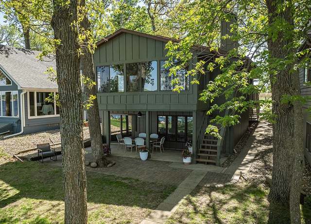 Property at 2902 Manhattan Blvd, Wahpeton, IA 51360, 5 beds, 4 baths
