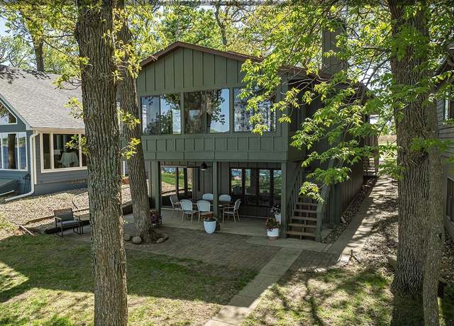 Property at 2902 Manhattan Blvd, Wahpeton, IA 51360, 5 beds, 4 baths